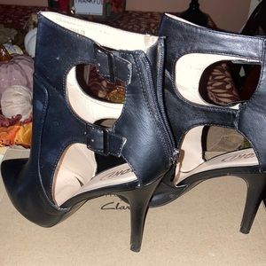 Women’s black 3inch heels, closed toe